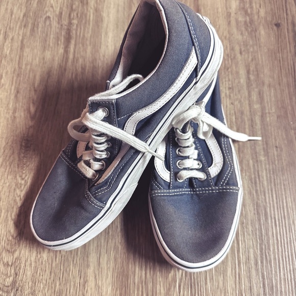 VANS - Picture 2 of 7